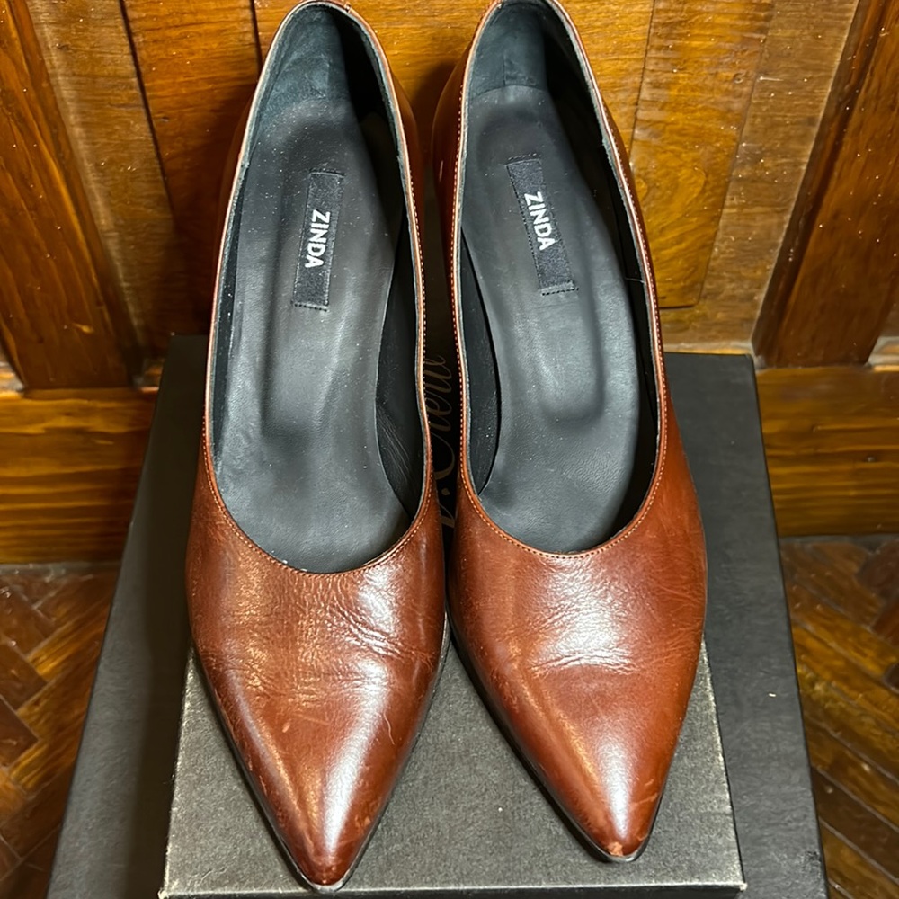 Made in Spain. brand : Zinda. Leather brown heels. Wore only once